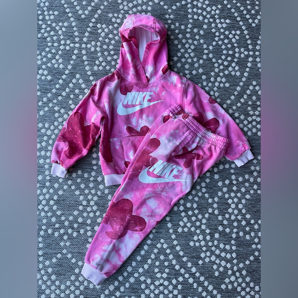 Nike sweatshirt Hoodie sweatpants jogging suit girls pink flowers size 6 7 Large